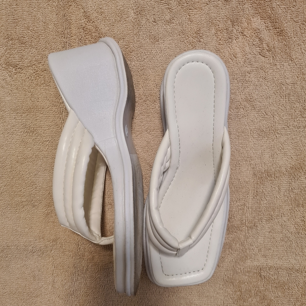 Slippers - Picture 2 of 2